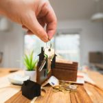 ANAF a găsit o nouă sursă de taxe: apartamentele Airbnb şi Booking. Fiscul a identificat 22.000 de persoane care și-au închiriat locuința în regim hotelier
