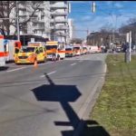 Alertă în Germania. Un autoturism a intrat într-un grup de oameni. O persoană a murit, alte câteva sunt rănite - VIDEO