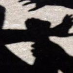 Un bărbat a rupt în bătaie două angajate ale unui supermarket și a sărit cu cuțitul la alta. De ce și-a ieșit din minți agresorul?