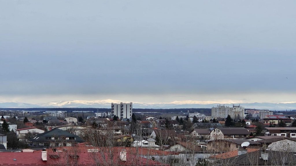 Fenomen spectaculos în București. S-au văzut Munții Carpați, val de fotografii pe rețelele de socializare - GALERIE