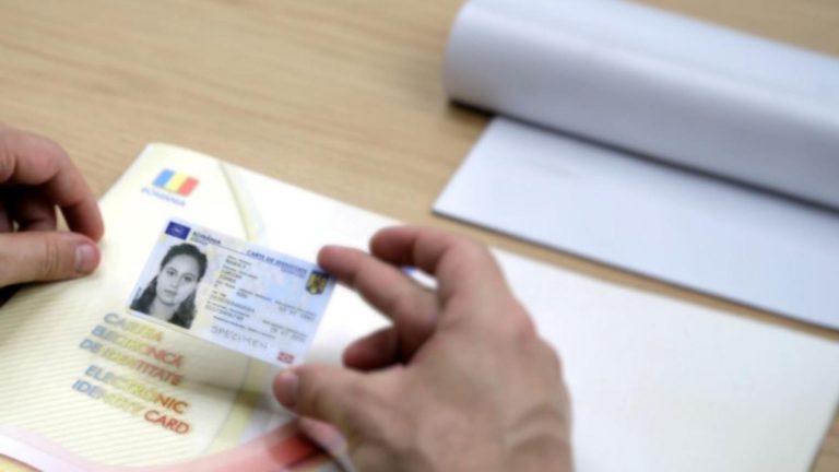 A început eliberarea cărților electronice de identitate. Ce date vor fi înscrise pe documente