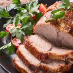 Rețeta tradițională de care nu ne vom mai sătura! Cum pregătim rapid o friptură delicioasă de porc