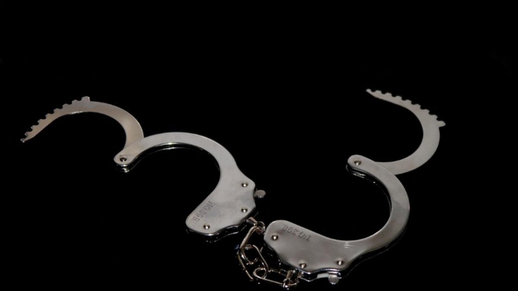 Profesor de sport, ARESTAT într-un dosar de agresiune sexuală. Sesizarea la Poliție a fost făcută de un părinte