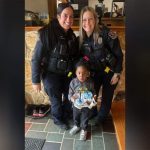 Un băiat de 4 ani a sunat la poliție și a spus că mama sa i-a furat înghețata! Cum au reacționat agenții?