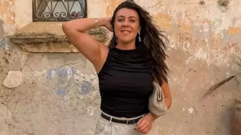 Povestea unei femei care adoră călătoriile. Cum a putut să ajungă într-o insulă paradisiacă cu doar 1£