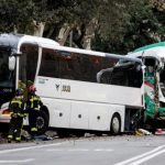 Accident grav între două autocare pline cu turiști: peste 50 de răniți în urma impactului. Printre victime se numără și copii - VIDEO
