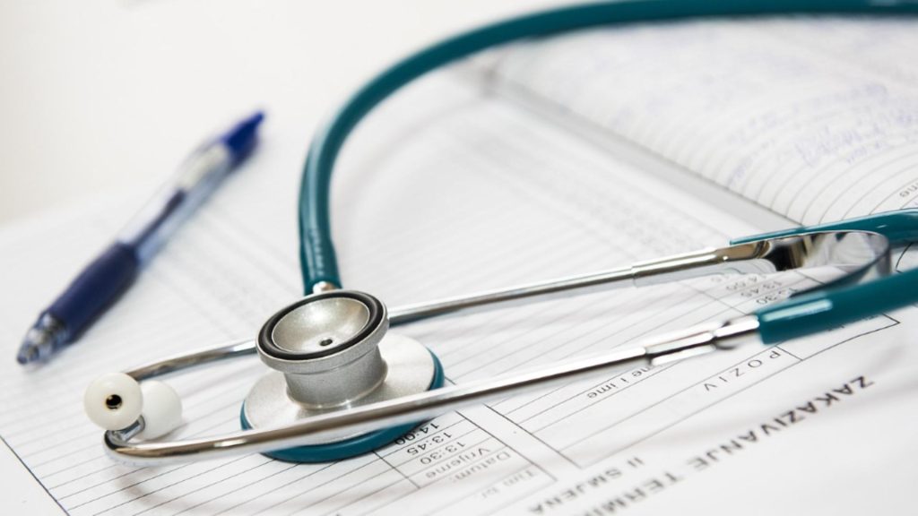 Ciolacu, ironizat după publicarea clasamentului privind concediile medicale din 2024:  "Nici vorbă de tuse și junghi. Cine crede că pacienții mint, este cinic"