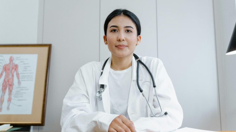 Care este "OTRAVA ALBĂ", alimentul pe care toți românii îl consumă. Ce semnal de alarmă trag medicii