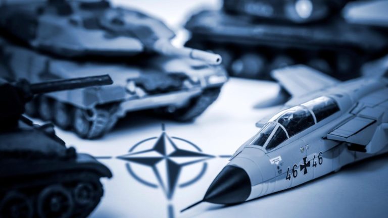 Pași către NATO 2.0. Franța cere 'o autonomie totală' europeană în domeniul apărării