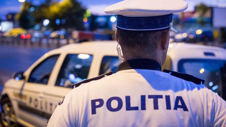 Val de înșelăciuni legate de comenzi online. Cartoane goale în loc de produsele comandate. Poliția trage un semnal de alarmă