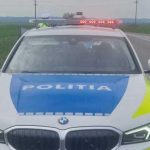 Accident rutier cu mașina de poliție! Un șofer baut care a refuzat să oprească la semnalele oamenilor legii a intrat în vehiculul acestora