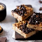 Prăjitura cu unt de arahide şi ciocolată, deliciul sățios care îți va îndulci ziua. Cum se prapară