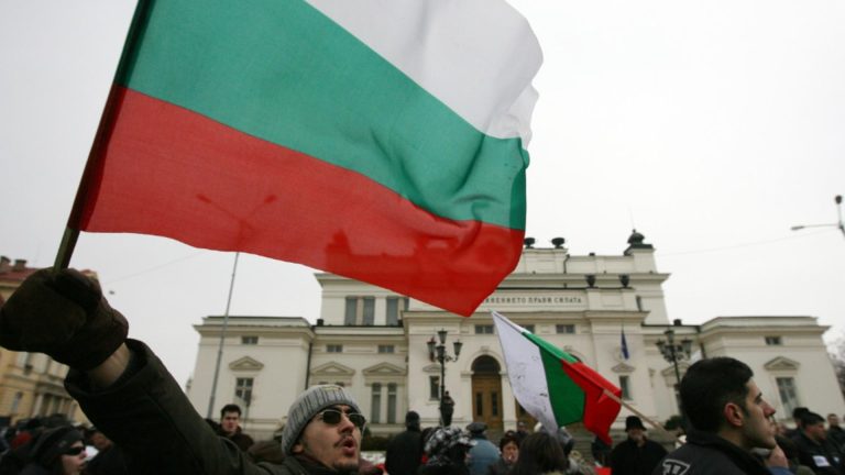 Ce cred vecinii de la sud în legătură cu o apărare europeană comună. Un sondaj recent scoate la iveală o serie de surprize