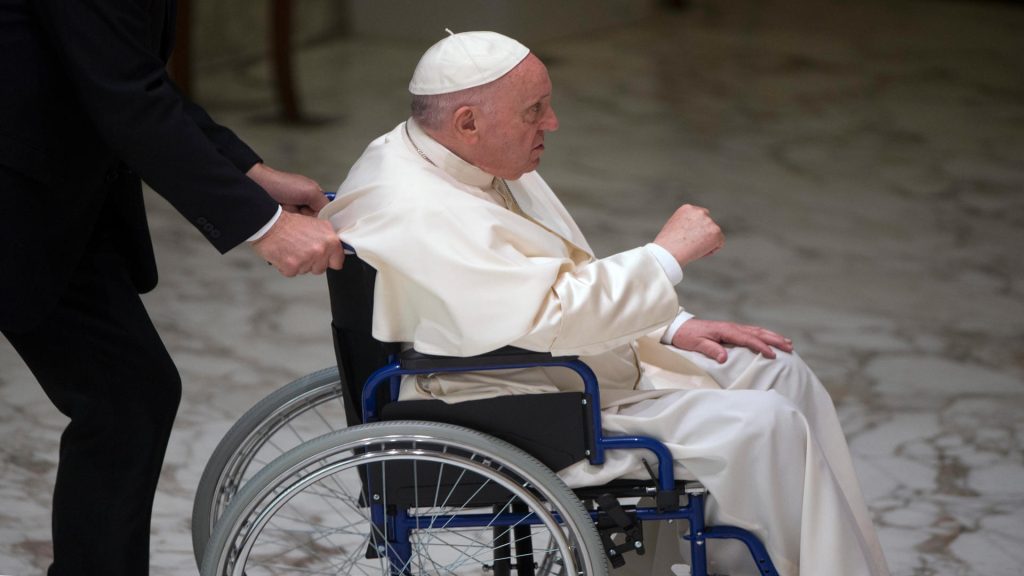 Vaticanul anunță că starea de sănătate a Papei Francisc s-a înrăutățit semnificativ. Medicii au reluat ventilația mecanică
