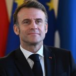 Emmanuel Macron îl ironizează pe Donald Trump. Ce mesaj mascat i-a transmis