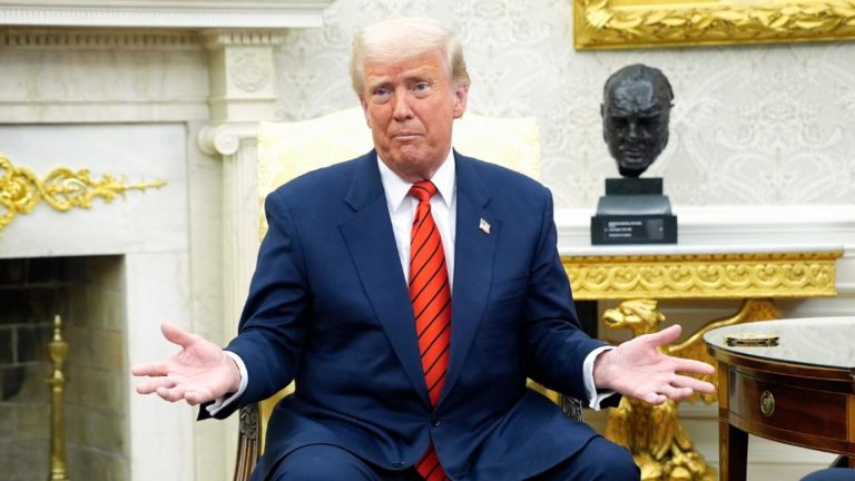 Cum a șters Donald Trump pe jos cu Klaus Iohannis, în cadrul întâlnirii cu șeful NATO: „A mai fost o altă persoană care nu mi-a plăcut”