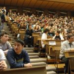Cele mai inutile facultăți la ora actuală, potrivit inteligenței artificiale. Absolvenții se trezesc cu diploma, dar fără perspective de viitor