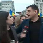 George Simion a ajuns în mijlocul manifestanților din Piața Victoriei: „Vedeți aici o piață plină de boți și tiriboți”