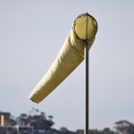 Cod galben de vânt puternic pentru mai multe județe ale țării. Rafalele vor ajunge și până la 80-100 km/h