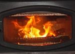 Lovitură cruntă pentru românii care se încălzesc cu lemne. Comisia Europeană este pe cale să interzică total utilizarea acestora în gospodării