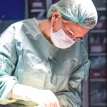 Avea burta foarte umflată. Ce a descoperit un bărbat după mai multe consulturi medicale
