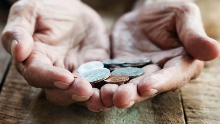 Sindicatele susțin că salariul minim european salvează 20 de milioane de oameni de la sărăcie lucie