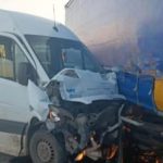 Tragedie rutieră în județul Cluj. 3 oameni au murit și alți 5 au fost răniți, în urma impactului devastator dintre un microbuz și un camion - VIDEO