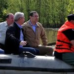 Marcel Ciolacu șterge pe jos cu Victor Ponta și îi cere să se retragă din alegerile prezidențiale: „Să recunoști senin că ai fost de acord  să inunzi sate românești pentru a salva orașe străine, e clar că joaca de-a suveranismul nu mai ține”