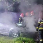 Incendiu în miez de noapte pe o stradă din Giurgiu: o mașină parcată a fost cuprinsă de flăcări