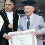 La 89 de ani, un bărbat își încheie a treia facultate: „Filosofia m-a ajutat să merg mai departe după pierderea soției”