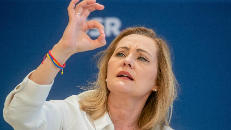 Stenograme devastatoare din ședința reziștilor: cum a fost EXECUTATĂ Elena Lasconi de oamenii de încredere. Cine i-a tras preșul de sub picioare