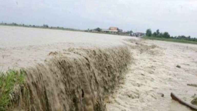 Urgie în Buzău. O viitură a lovit mai multe localități, una dintre ele sub ape, după avertizarea COD PORTOCALIU - FOTO/VIDEO