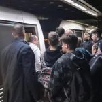 Panică la metrou! O adolescentă de 15 ani s-a aruncat în fața unei garnituri care intra în stația Eroilor