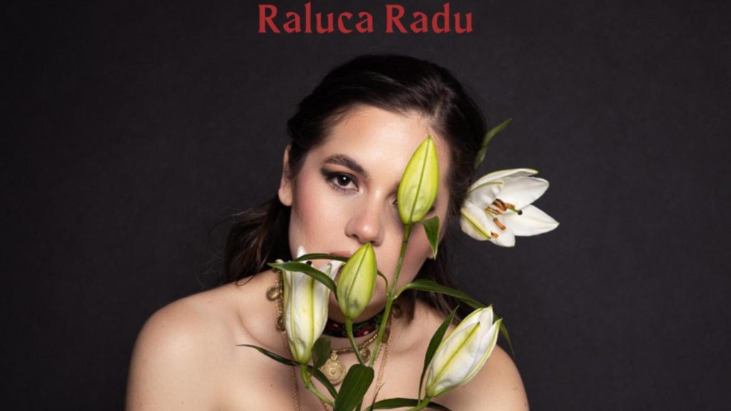 De la Vedeta Populară la Vocea României: Raluca Radu rescrie folclorul pentru generatia Z