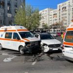 Ambulanță din Cluj, implicată într-un accident. O fată de 10 ani a ajuns la spital