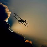 Tragedie aviatică: aeronavă prăbușită pe un câmp izolat, două persoane aflate la bord