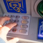 Amenzi URIAȘE pentru o bancă din România, acuzată de utilizarea neautorizată a datelor personale