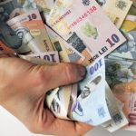 Plata cu bani cash, la un pas de dispariție. Când se introduce portofelul electronic