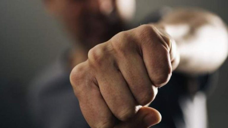 O grupare neonazistă racolează români pe internet. Tinerii, puși să ucidă și să bată oameni - dezvăluiri șocante!
