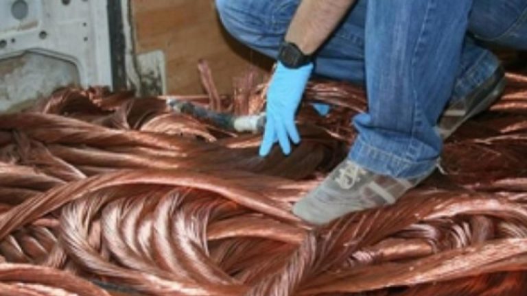 Şase bărbaţi, arestaţi preventiv după ce au furat cabluri de cupru în judeţul Braşov