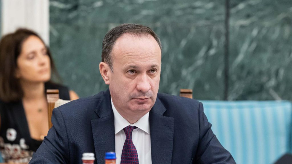Un fost ministru PSD îl face praf pe Nicușor Dan: "Șobolăneală" politică! Generalul e disperat! Păpușa cu păr creț are doar 11%"