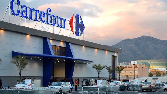 Alertă alimentară în România: Carrefour retrage de urgență de la raft 12 produse - LISTA