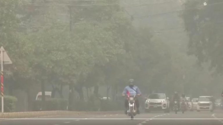 Cod galben de fenomene meteo periculoase: ceață densă pe mai multe șosele din România