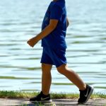 Copil prizonier în propriul corp: o boală rară îl împiedică pe băiatul de 2 ani să fie îmbrățișat de părinți