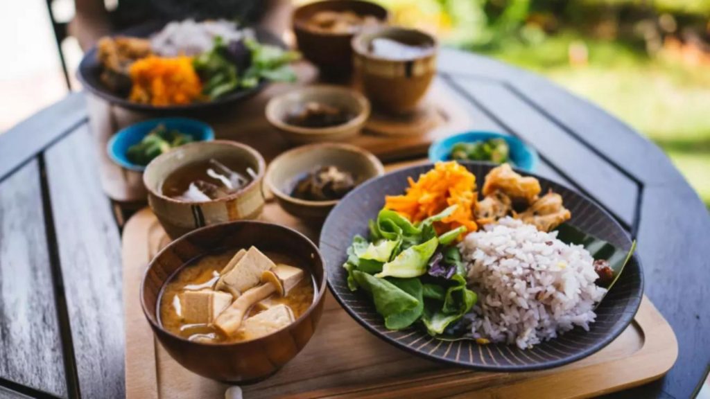 Alimentul pe care japonezii îl mânâncă înainte de culcare. Secretul samurailor pentru longevitate și fericire