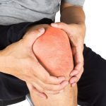 Planta care alină durerea de genunchi și reduce rigiditatea. Te poate scăpa de acest disconfort