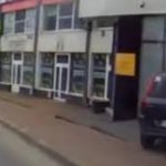 Accident stupid în Suceava: o șoferiță a intrat cu mașina într-un cabinet stomatologic
