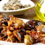 Rețeta pentru tocăniță de praz cu măsline, mâncarea ce va transforma zilele de post într-o desfătare gastronomică. Ingredientul special care o va face delcioasă