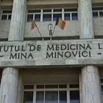 Medici de la Institutul „Mina Minovici”, acuzați că au încercat să acopere un doctor care a uitat compresa în pacient, după operație
