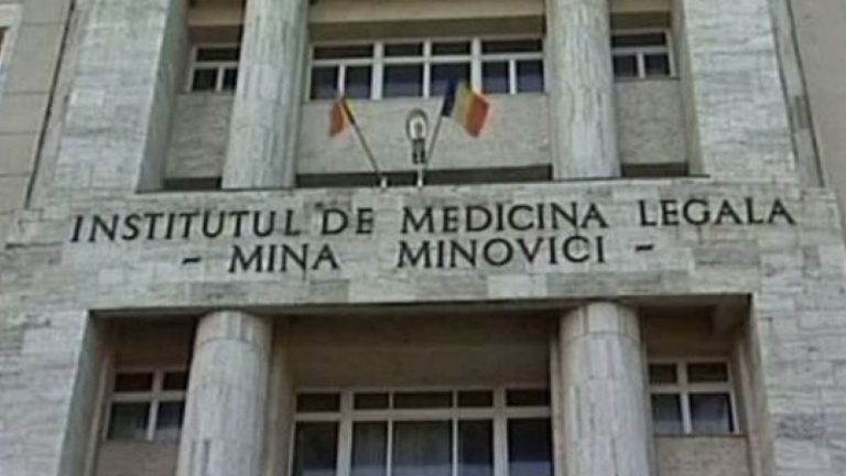 Medici de la Institutul „Mina Minovici”, acuzați că au încercat să acopere un doctor care a uitat compresa în pacient, după operație